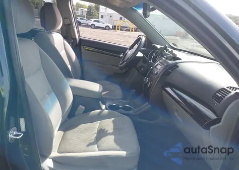 2011 Kia Sorento Lx V6 from USA, damaged, VIN 5XYKT4A29BG119640